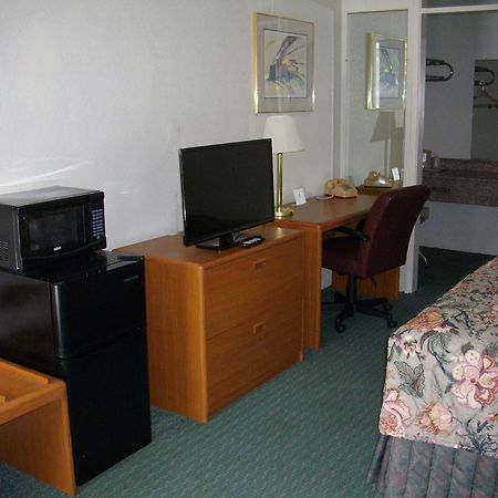 Macomb Inn Стая снимка