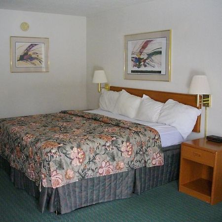 Macomb Inn Стая снимка