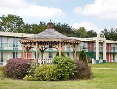 Macomb Inn Екстериор снимка