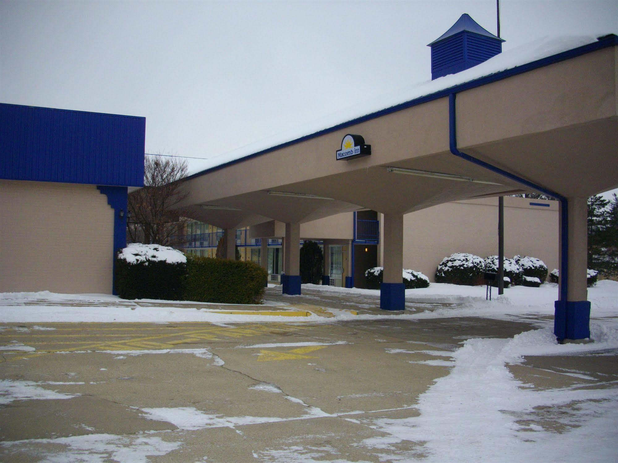 Macomb Inn Екстериор снимка